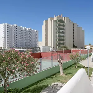 https://valdelagrana-primera-linea-de-playa.es-andalucia.com